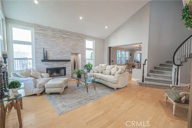 23678 White Oak Court, Santa Clarita, CA 91321 - Image #2