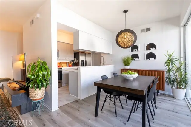 14144 Dickens #216, Sherman Oaks, CA 91423 - Image #1