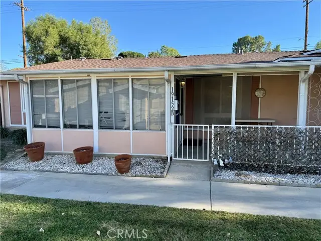 19152 Avenue Of The Oaks #B, Santa Clarita, CA 91321 - Image #2