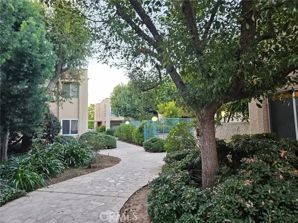 18307 Burbank Boulevard #41, Tarzana (los Angeles), CA 91356