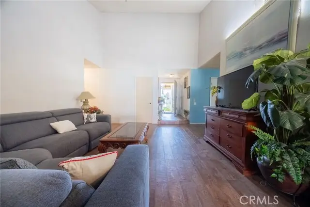 2433 Medina Avenue, Simi Valley, CA 93063 - Image #2