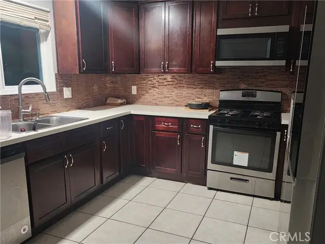 21815 Goshute Avenue, Apple Valley, CA 92307 - Image #3