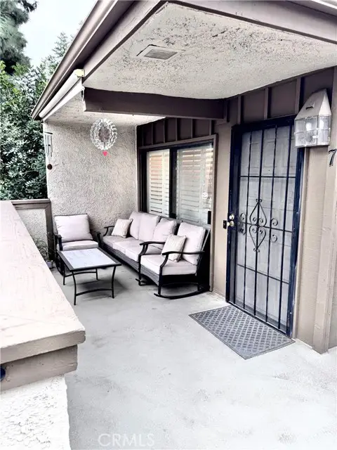 16255 Devonshire #7, Granada Hills (los Angeles), CA 91344