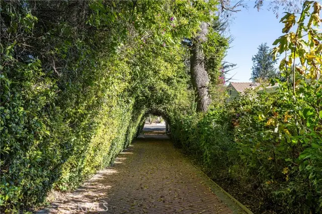 5653 Shirley Avenue, Tarzana, CA 91356 - Image #3