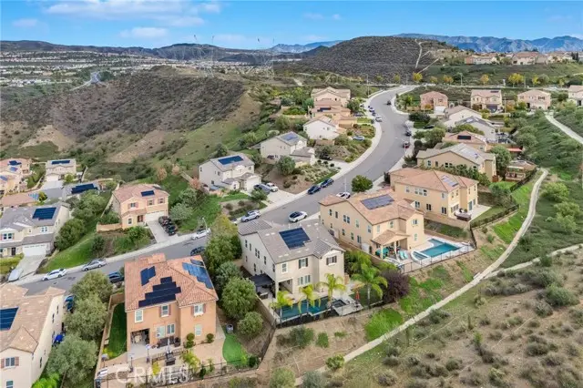 20530 Cheryl Lane, Santa Clarita, CA 91350 - Image #2