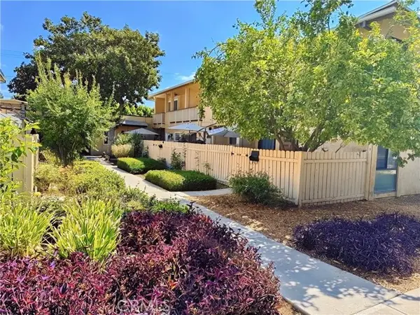 8060 Canby Avenue #2, Reseda (los Angeles), CA 91335