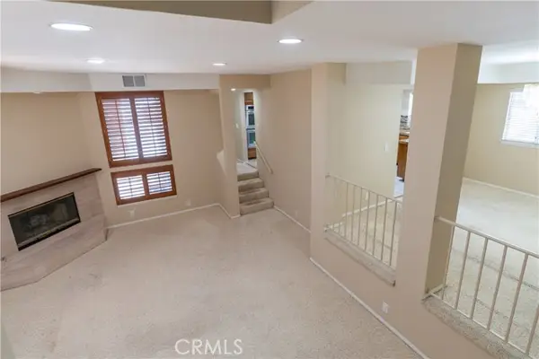 23169 Mulholland Drive #3, Woodland Hills (los Angeles), CA 91364