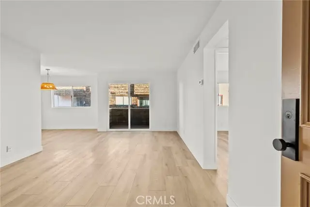 5400 Newcastle #12, Encino, CA 91316 - Image #2