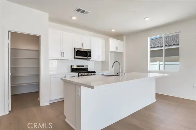 1577 E Houlguin Street, Lancaster, CA 93535 - #3