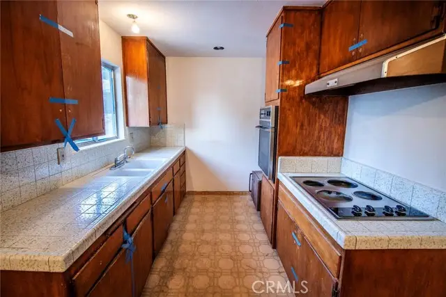 22481 Los Rogues, Santa Clarita, CA 91350 - Image #2