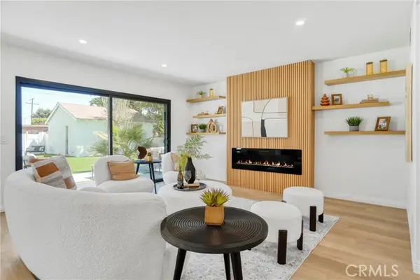 8400 Chimineas Avenue, Northridge (los Angeles), CA 91325