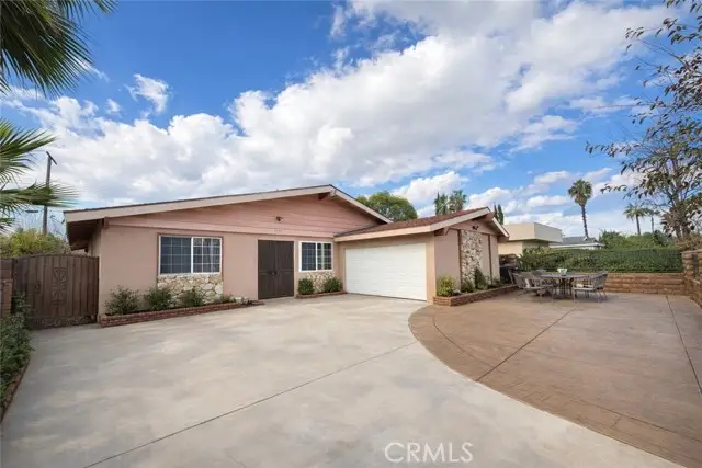 7777 Greenbush Avenue, Panorama City, CA 91402 - Image #1