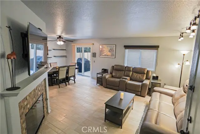 18740 Vista Del Canon #C, Santa Clarita, CA 91321 - Image #3