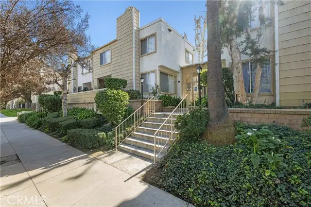 18408 Hatteras Street #44, Tarzana, CA 91356 - Image #2