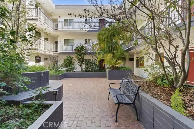 4614 Finley #6, Los Angeles, CA 90027 - Image #2