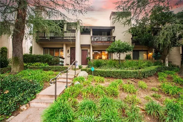 5711 Owensmouth #107, Woodland Hills, CA 91367 - #1