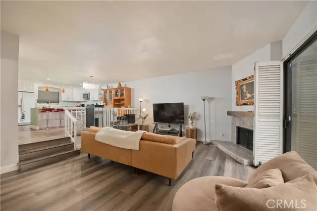 5711 Owensmouth #107, Woodland Hills, CA 91367 - #2