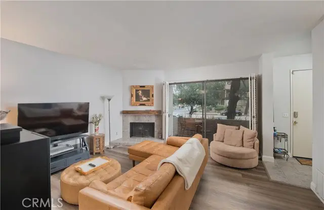 5711 Owensmouth #107, Woodland Hills, CA 91367 - #3