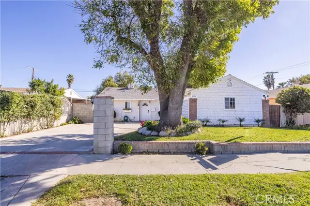 8006 Zelzah, Reseda, CA 91335 - #2