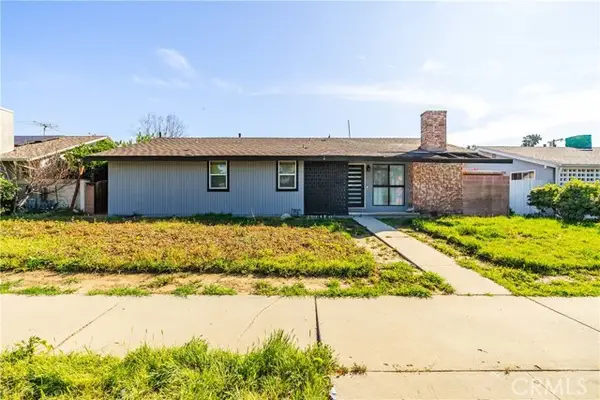 7702 De Soto, Canoga Park (los Angeles), CA 91304