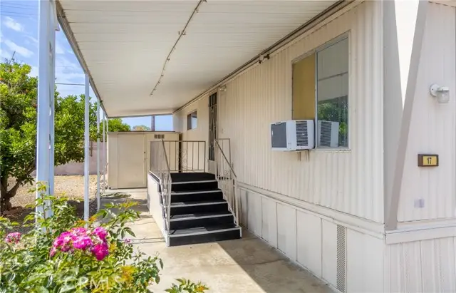 332 N Lyon Avenue #17, Hemet, CA 92543 - Image #2