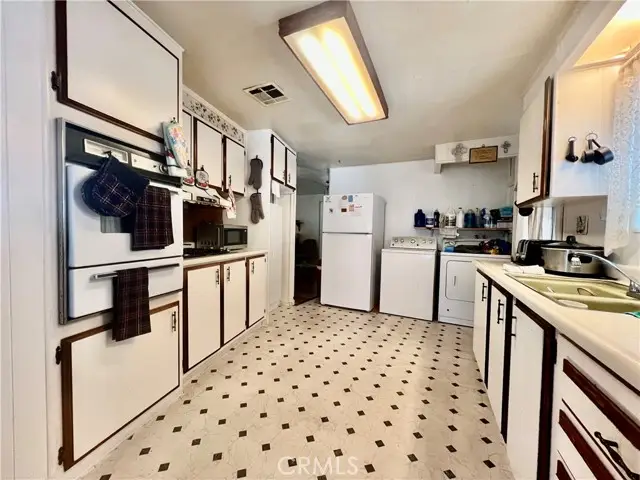 725 W Thornton Ave #69, Hemet, CA 92543 - Image #3