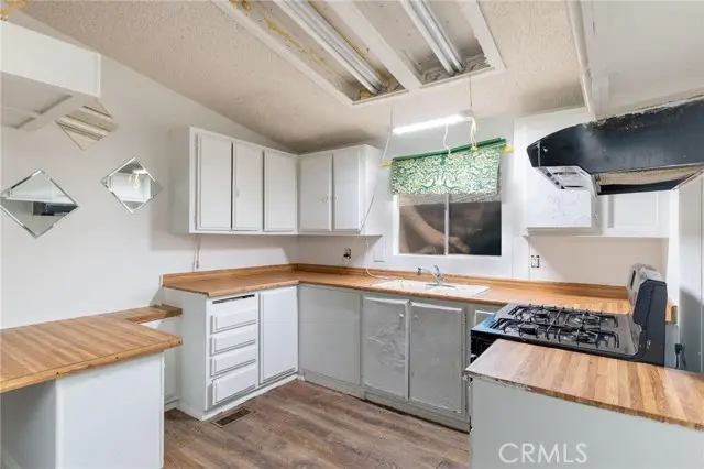 1097 N State Street #49, Hemet, CA 92543 - Image #2