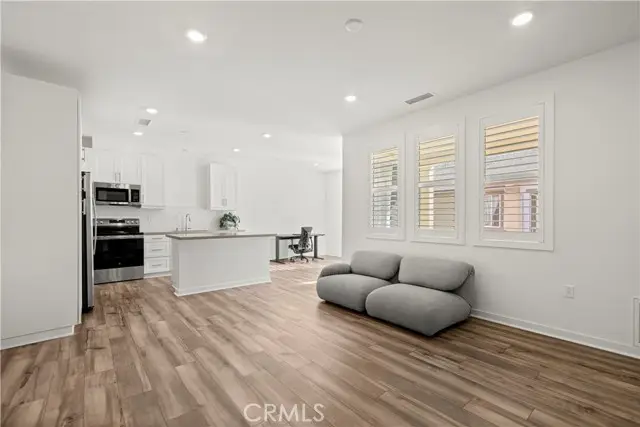 6123 Valentina Way, Eastvale, CA 92880 - Image #3