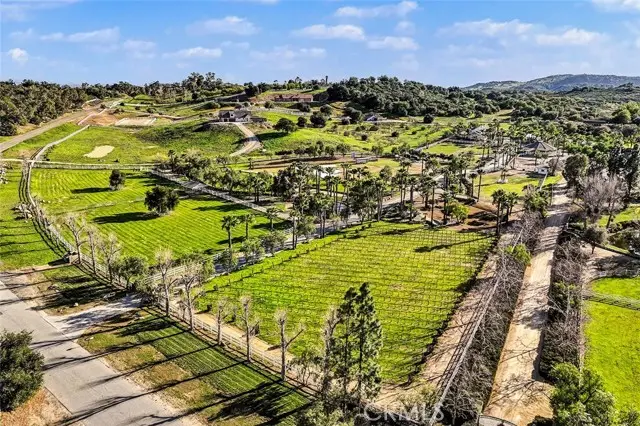 40801 Avenida La Cresta, Murrieta, CA 92562 - Image #2