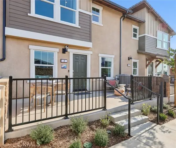 15525 April Dawn Way #3, Fontana, CA 92336