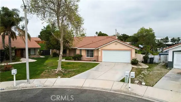 10945 Trenmar Ln, Bloomington, CA 92316