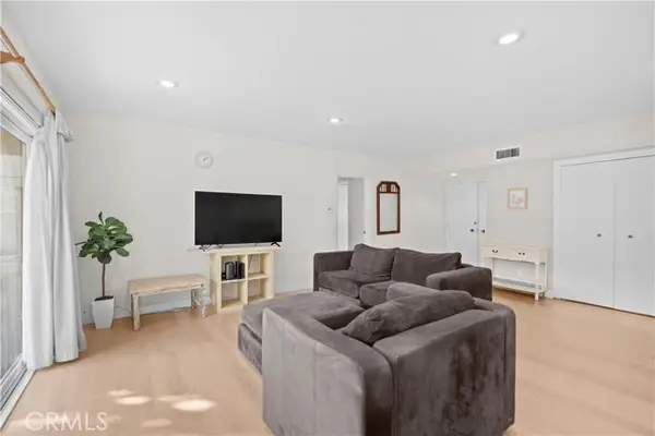 395 S Oakland Avenue #104, Pasadena, CA 91101