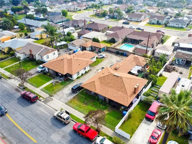 886 E Kingsley Avenue, Pomona, CA 91767 - Image #2