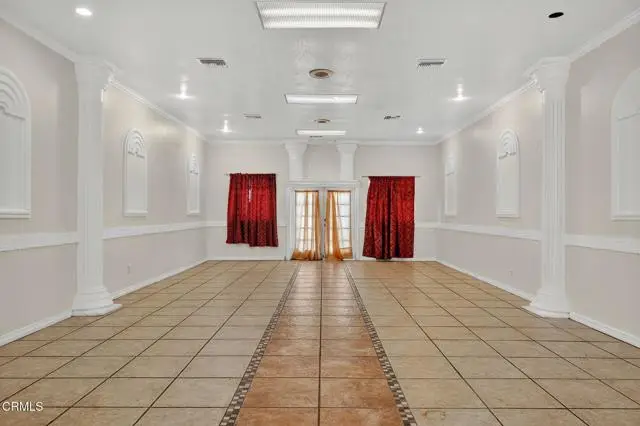 400 N Hayes Avenue, Oxnard, CA 93030 - Image #2