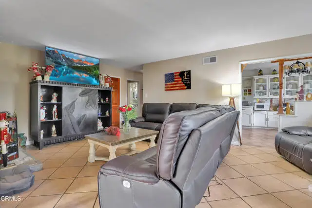 404 Vine Place, Oxnard, CA 93033 - #2