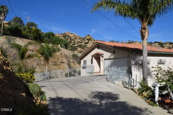 215 La Gross Way, Chatsworth (los Angeles), CA 91311