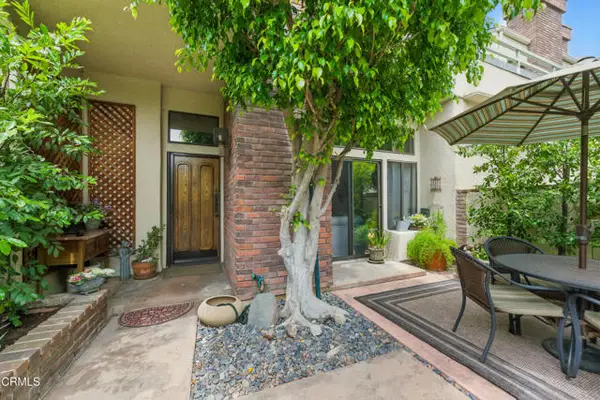 18751 Hatteras Street #13, Tarzana (los Angeles), CA 91356