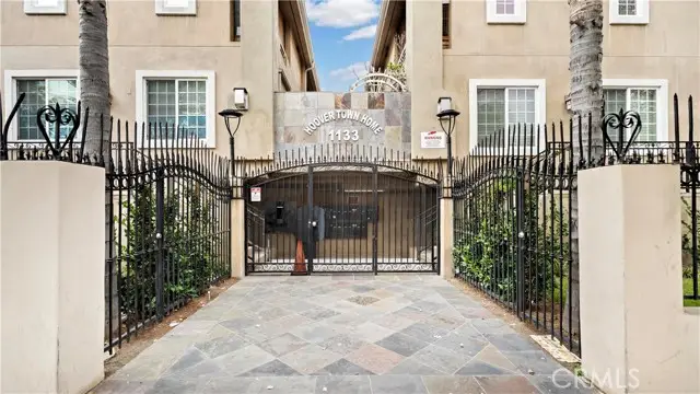 1133 S Hoover Street #417, Los Angeles, CA 90006 - Image #1