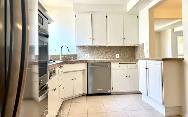 8954 Chimineas Avenue, Northridge, CA 91325 - Image #2