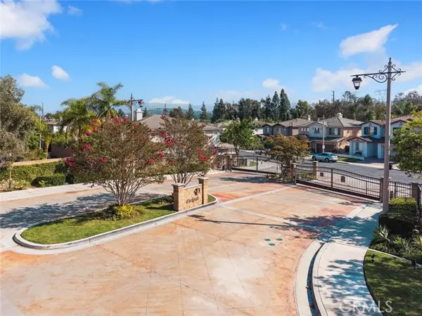 8180 E Brookdale Lane, Anaheim, CA 92807