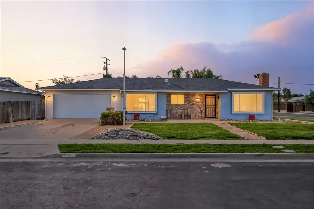 2094 N Burl, Hanford, CA 93230 - Image #1