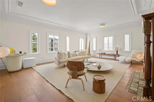 320 S Kingsley, Los Angeles, CA 90020