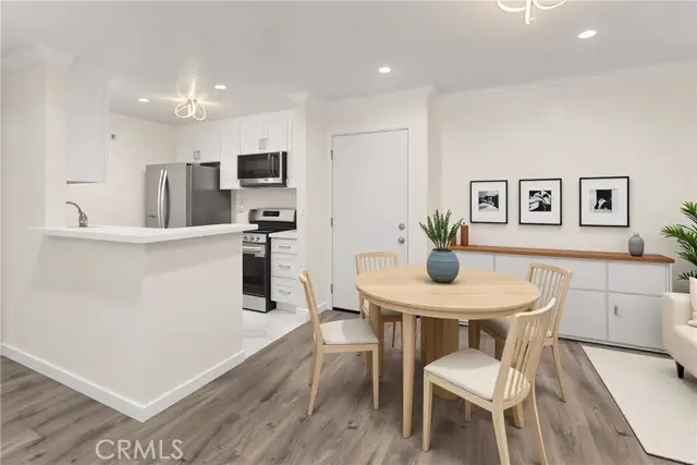 18620 Hatteras, Tarzana, CA 91356 - Image #2