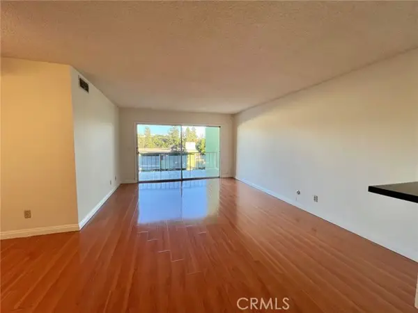 1301 S Atlantic #B424, Monterey Park, CA 91754