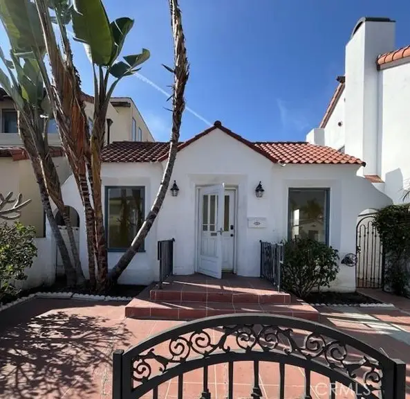 131 Santa Ana Avenue, Long Beach, CA 90803