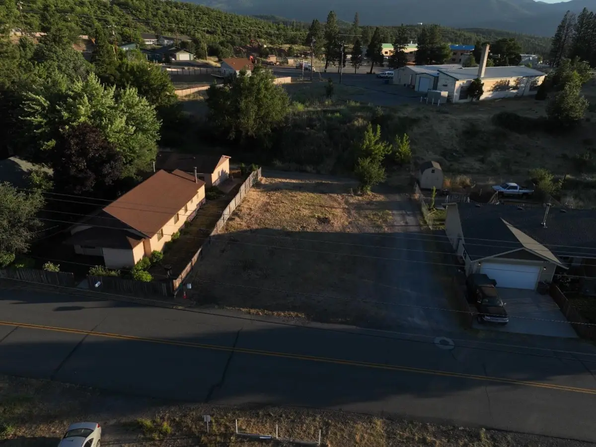 563 Shasta Avenue, Weed, CA 96094 - Image #1