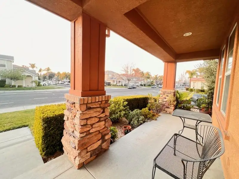 484 Presidio Place, Tracy, CA 95377 - Image #2