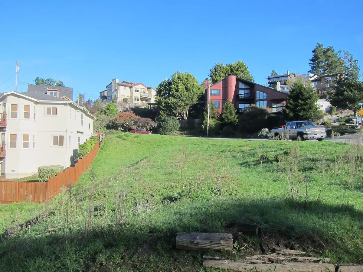 121 Lewis Avenue, El Granada, CA 94018 - #1