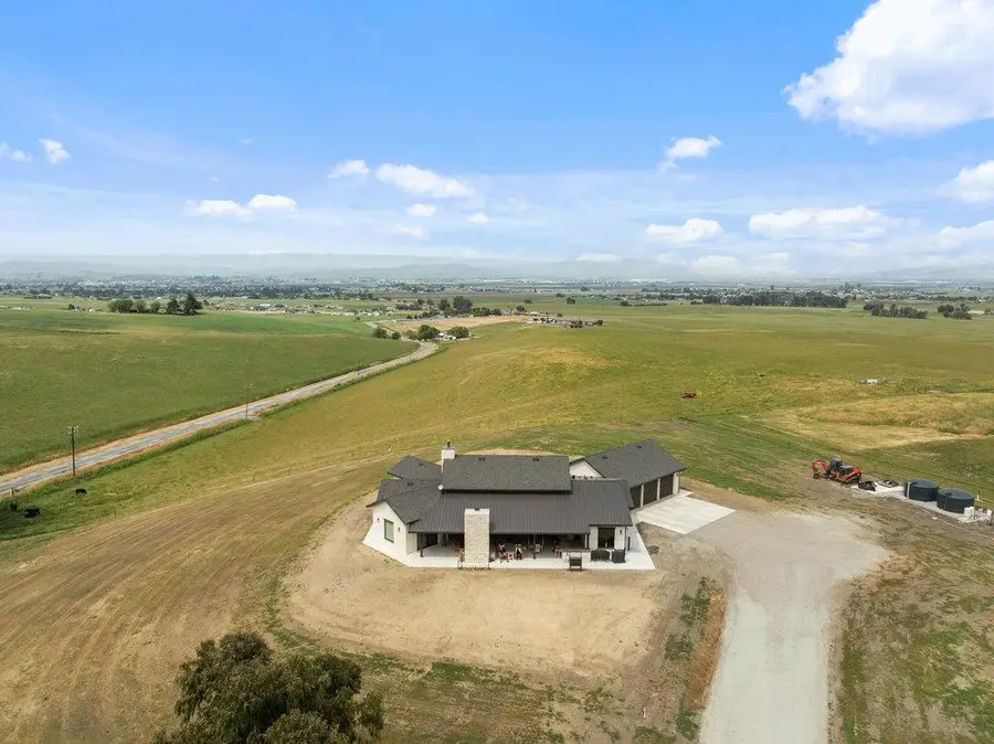 3000 Coppa Court, Hollister, CA 95023 - Image #2