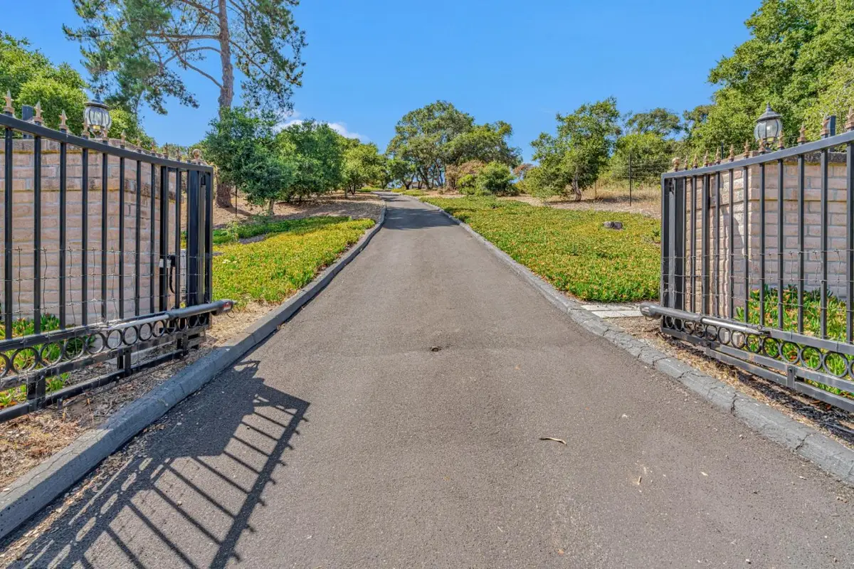 19225 Reavis Way, Salinas, CA 93907 - Image #1